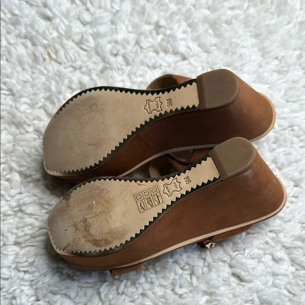 Tory Burch Women's Tan Sandals Suede Wedge Strappy Heels Brown Neutral Classy